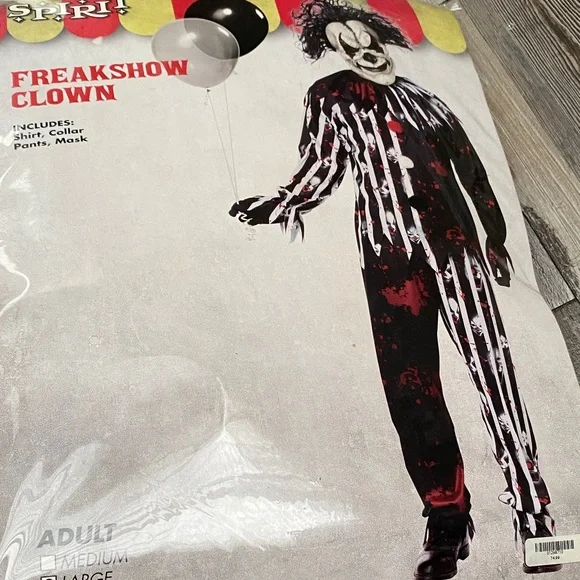 Spirit Freakshow Clown Costume - Black, White, and Red - Picture 9 of 11